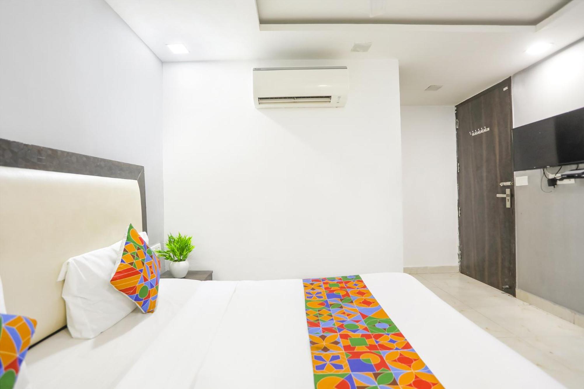 Fabexpress The Arrow Hotel New Delhi Ngoại thất bức ảnh