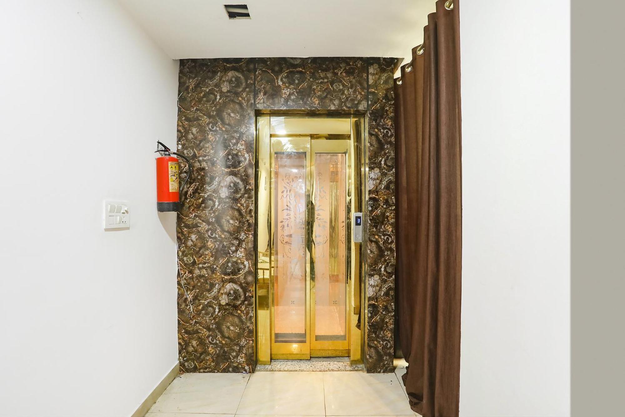 Fabexpress The Arrow Hotel New Delhi Ngoại thất bức ảnh