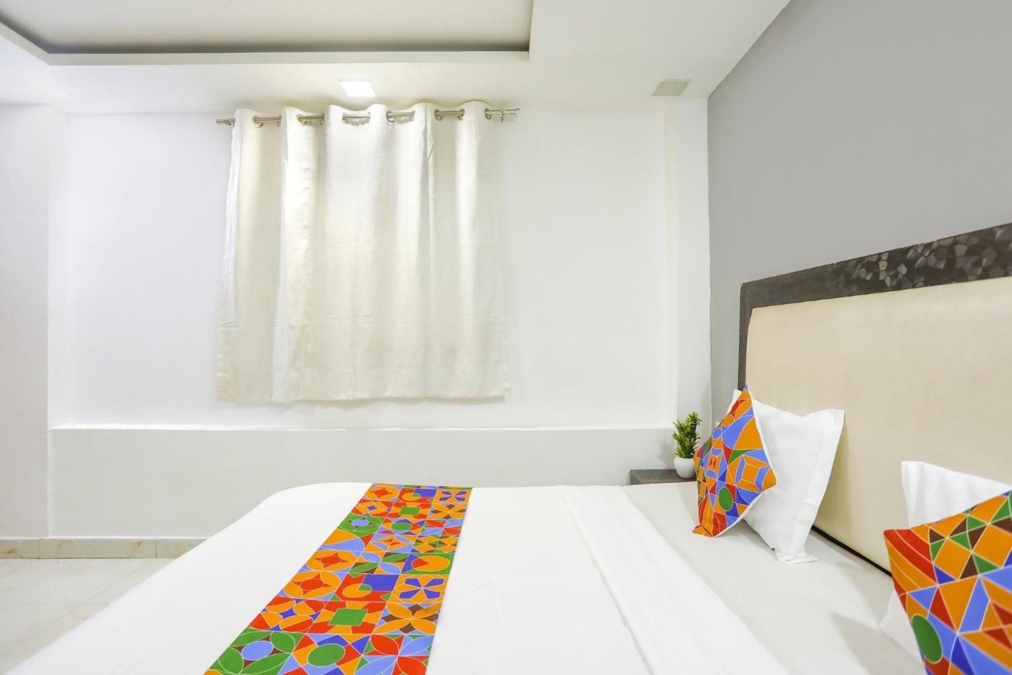Fabexpress The Arrow Hotel New Delhi Ngoại thất bức ảnh