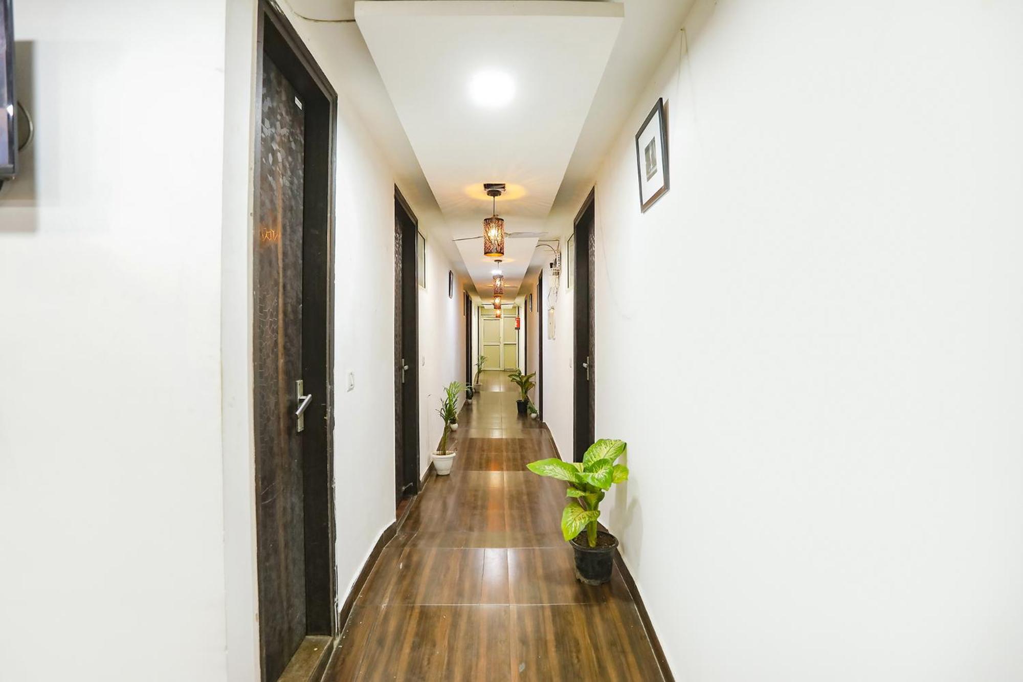 Fabexpress The Arrow Hotel New Delhi Ngoại thất bức ảnh