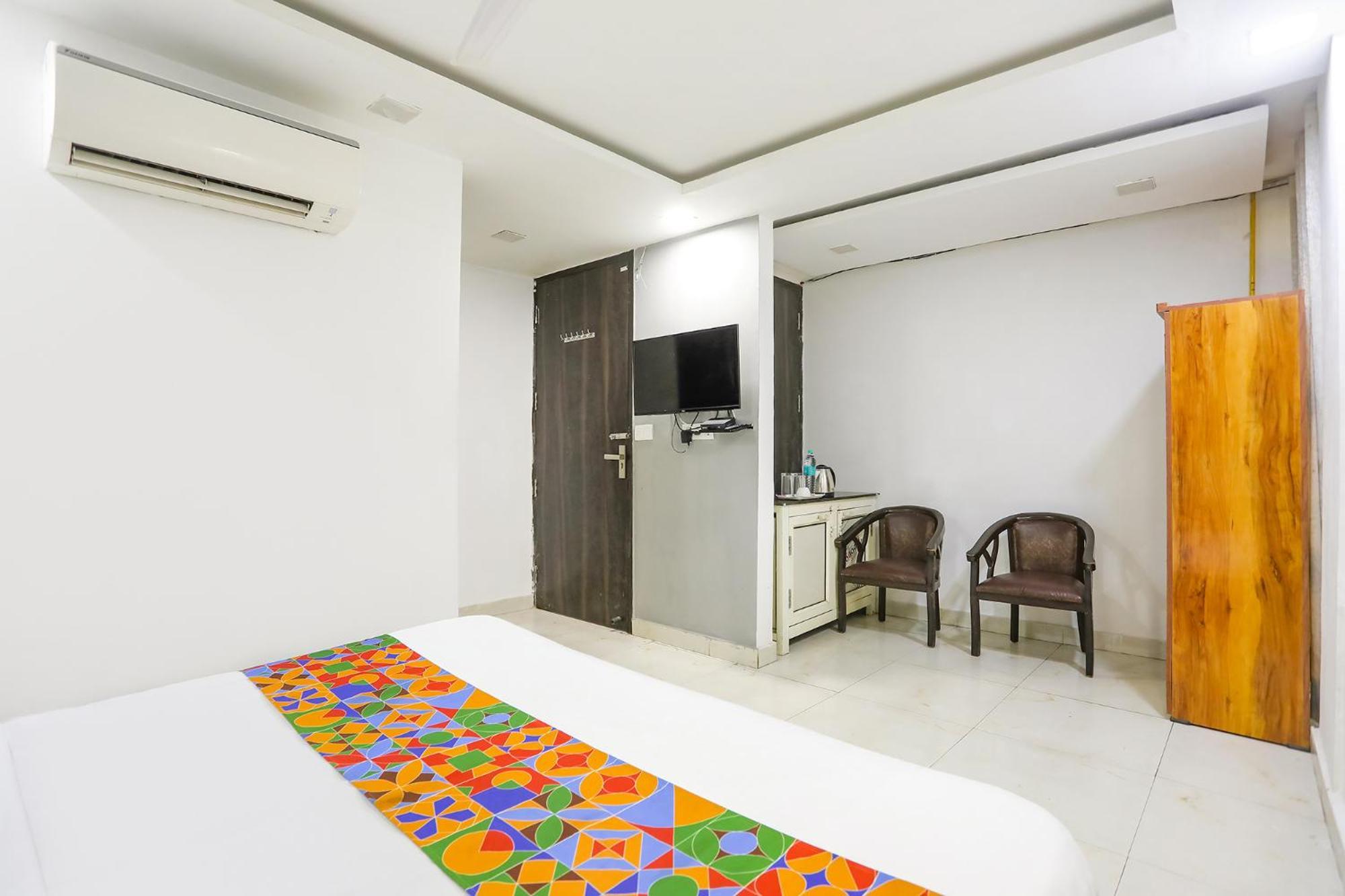 Fabexpress The Arrow Hotel New Delhi Ngoại thất bức ảnh