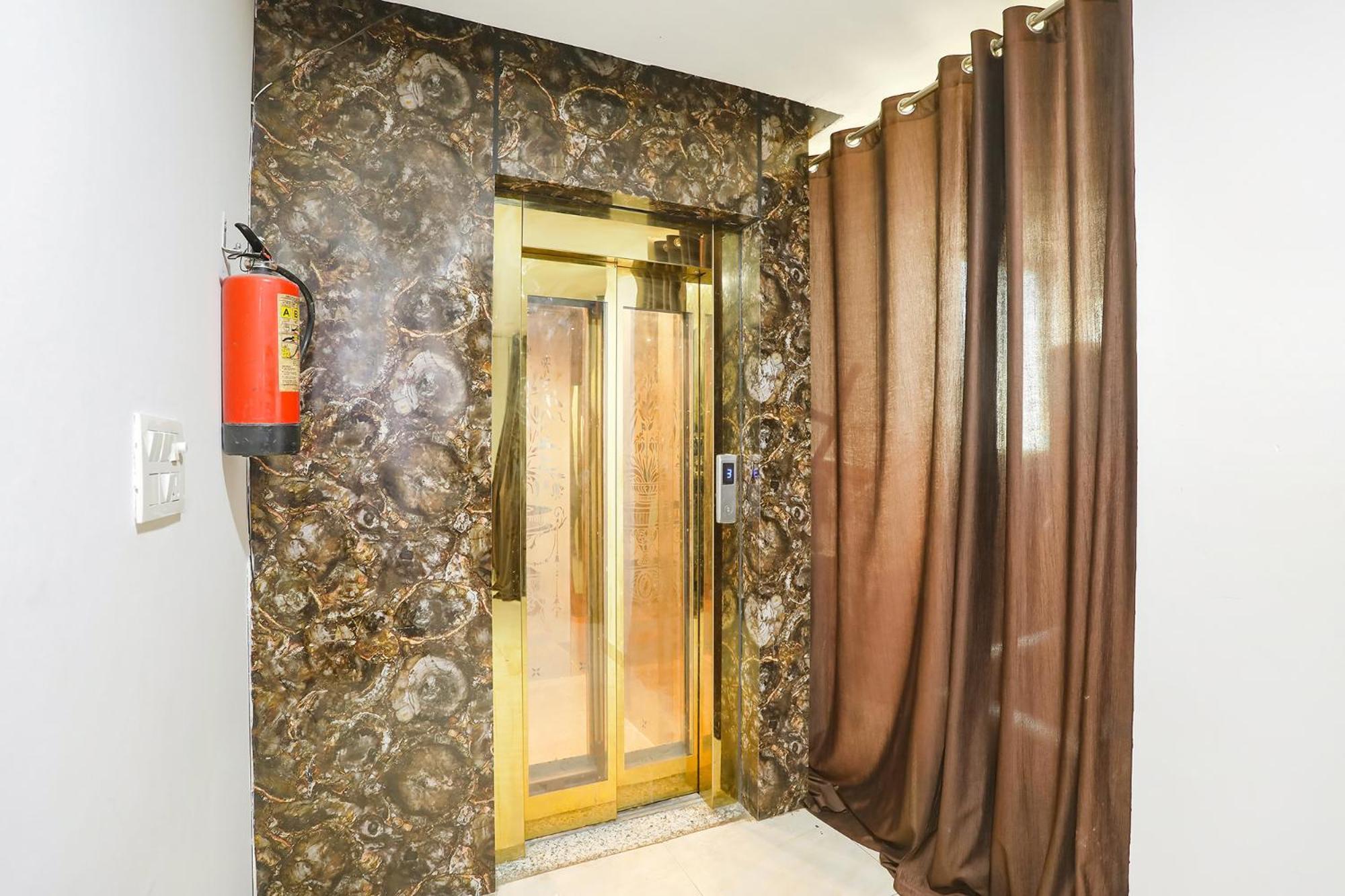 Fabexpress The Arrow Hotel New Delhi Ngoại thất bức ảnh