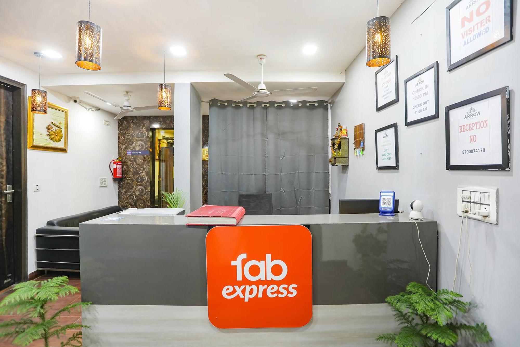 Fabexpress The Arrow Hotel New Delhi Ngoại thất bức ảnh